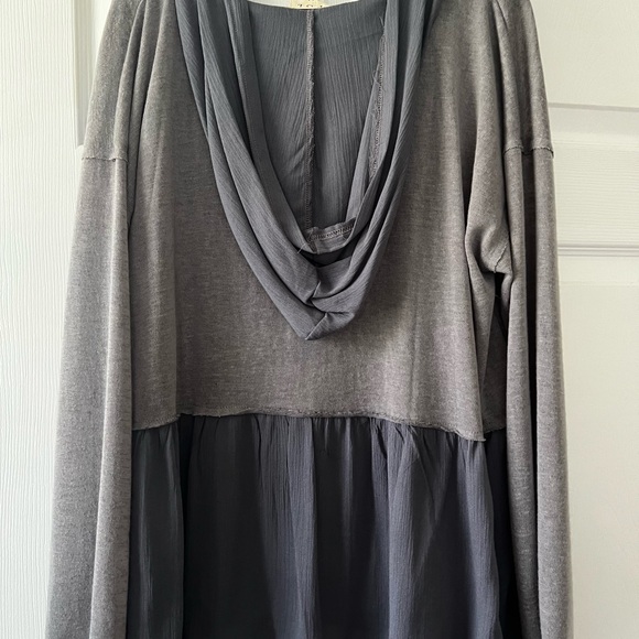 POL Gray Women's Top NWOT - Picture 4 of 9